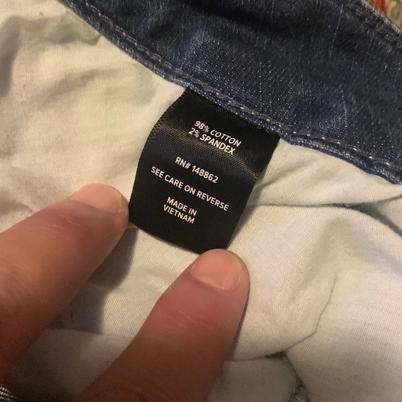 EUC Torrid distressed 24 T stretch jeans - Picture 5 of 11